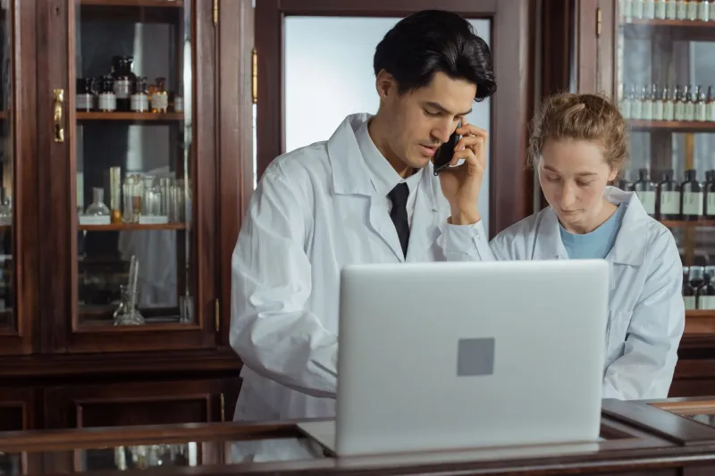 Why Canadians Are Turning to Their Pharmacist First—And What That Means for Your Care